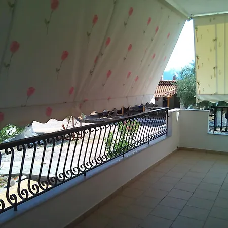 μπαλκόνι στο γαλάζιο Апарт-отель 3*