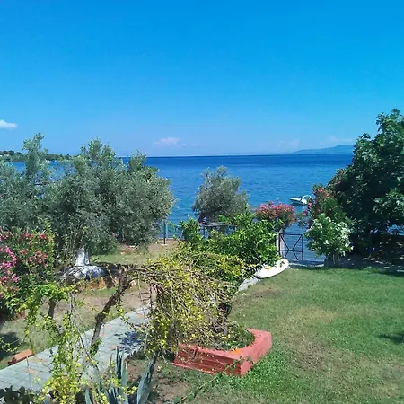 μπαλκόνι στο γαλάζιο شقة فندقية أجيوس جورجيوس